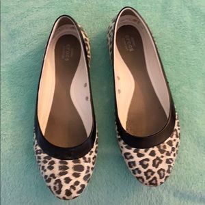 CROCS Flats Sz 7W